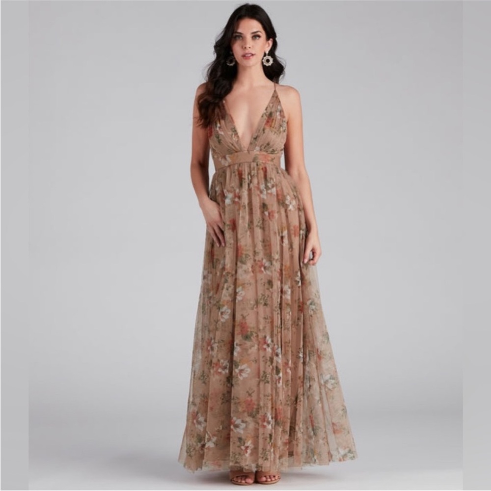 Windsor Daisy Pleated Tulle Formal Dress Mocha Tan Medium